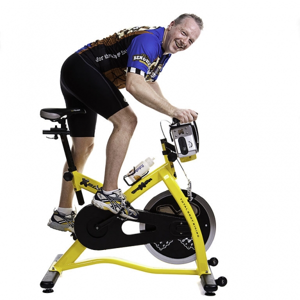 Cum sa folosesti corect o bicicleta fitness pentru a slabi cu un antrenament de 15 minute pe zi