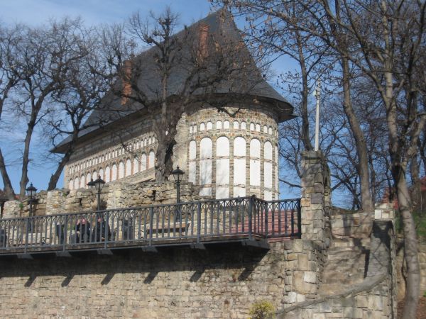 Zona istorica a Curtii Domnesti din Piatra Neamt, amenajata cu 24 mil.lei