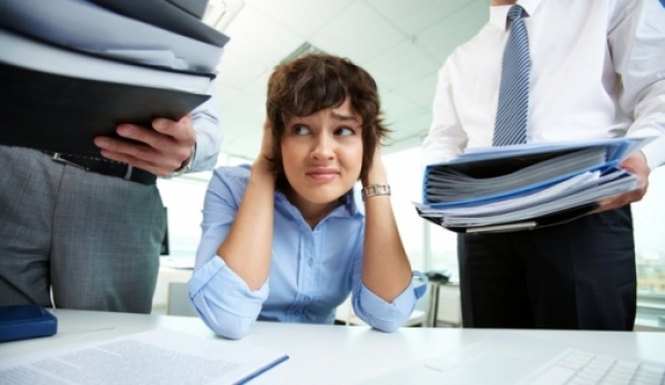 SSM – factori care declanseaza stresul la munca