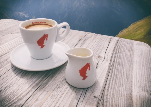 De ce ar trebui sa comanzi cafea Julius Meinl de la H2On?