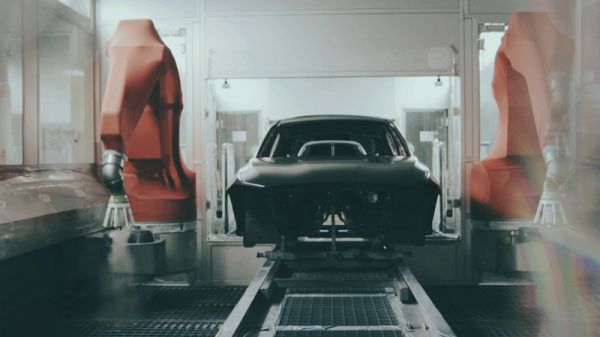 "check my machine" – videoclip unde noul BMW Seria 1 este protagonistul, iar uzina BMW de la Regensburg a fost scena