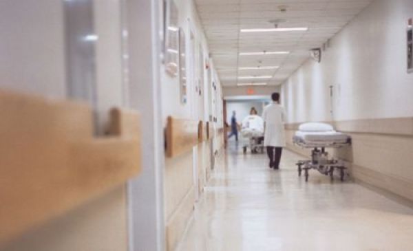 Internarile in spitalele care se reprofileaza in camine pentru batrani, oprite din 1 aprilie