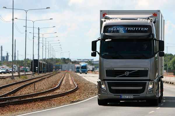 Volvo Trucks lanseaza noul camion Volvo FM MethanDiesel