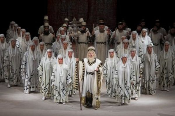 "Nabucco" - intr-o distributie de valoare pe scena ONB