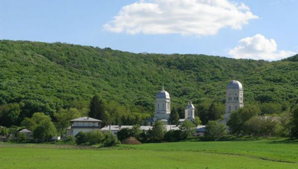 Sansa de revigorare turistica pentru manastirile din N. Dobrogei printr-un proiect de 75 mil.euro