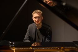 „Piano Colours" - recital romantic „marca" Sergiu Tuhuţiu